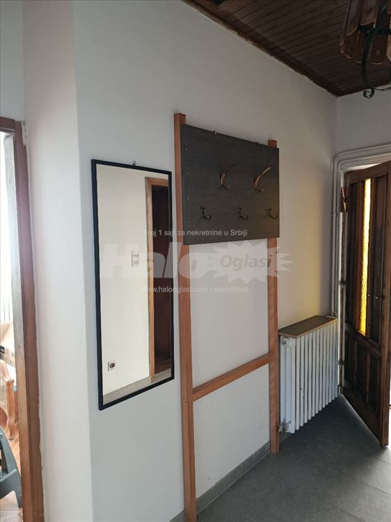 Poslovno,stambeni prostor sa parkingom — 5