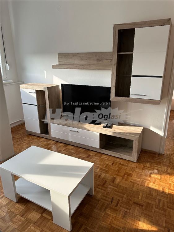 Potpuno renoviran i namešten stan — 3