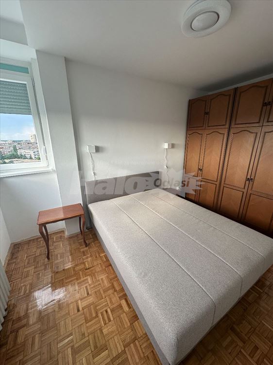 Potpuno renoviran i namešten stan — 6