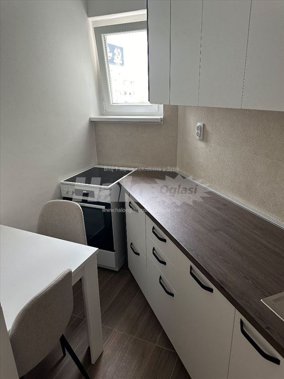 Potpuno renoviran i namešten stan — 10