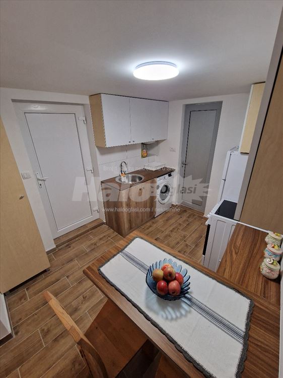 Potpuno renoviran stan, Cara Dušana, Zemun — 6