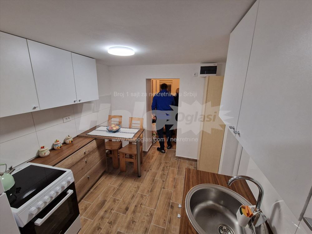 Potpuno renoviran stan, Cara Dušana, Zemun — 7