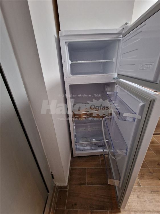 Potpuno renoviran stan, Cara Dušana, Zemun — 10