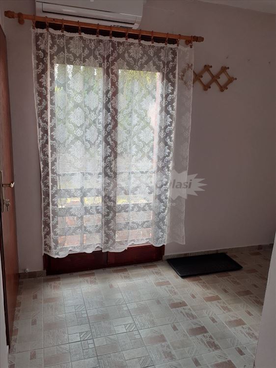 Potrebna cimerka, stan 49m2, 250E — 3