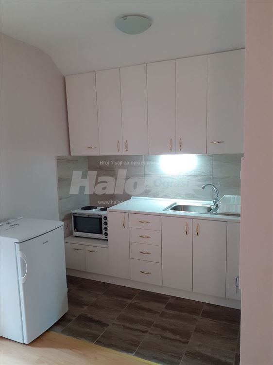 Potrebna cimerka, stan 49m2, 250E — 4