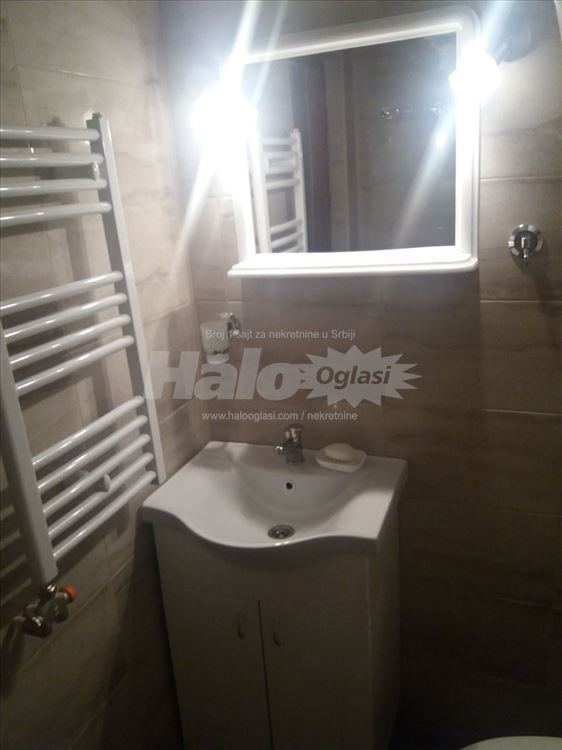 Potrebna cimerka, stan 49m2, 250E — 8