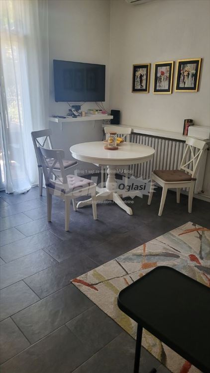 Povoljno odmah useljivo hram Vračar — 2