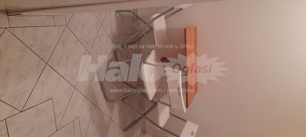 Povoljno!Izvanredan,strogi centar,dvosobanc,CG — 7
