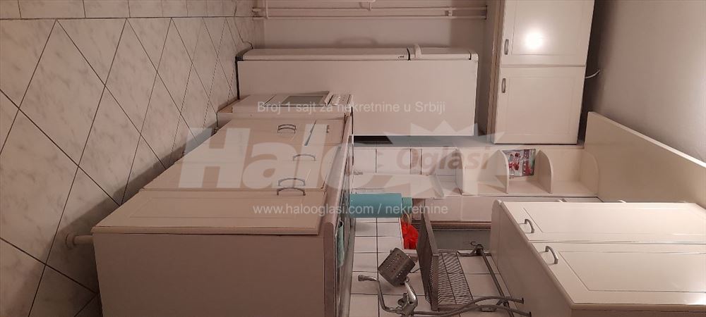 Povoljno!Izvanredan,strogi centar,dvosobanc,CG — 8