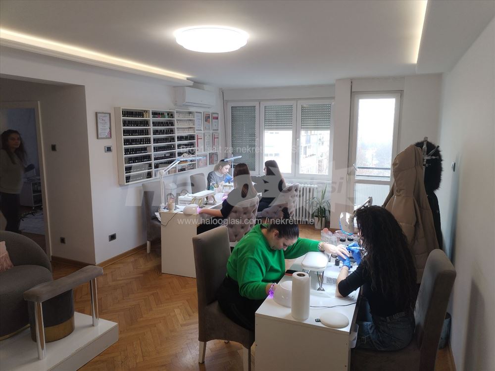 Prazan 3.0 stan kod Fontane — 2