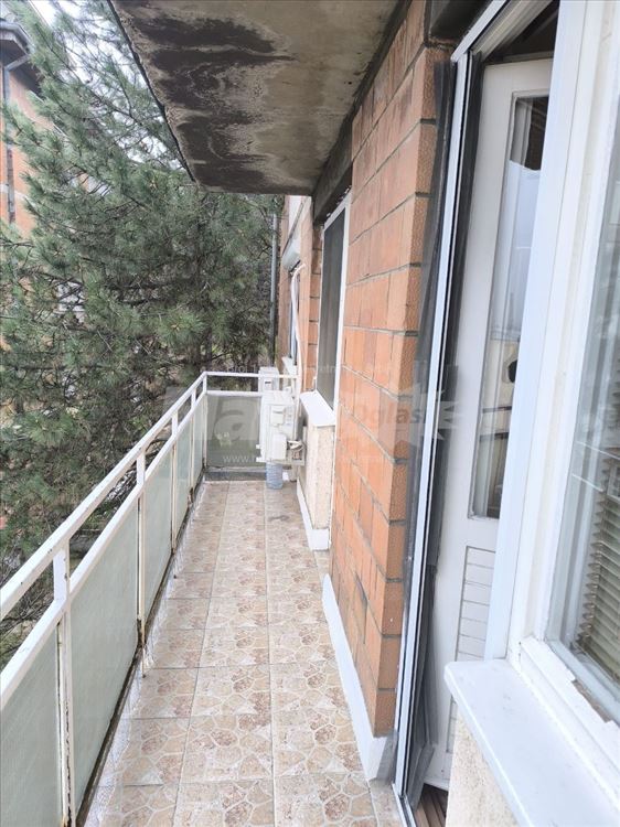 Prazan stan 40m2 - Karaburma okretnica 16/23/25 — 9