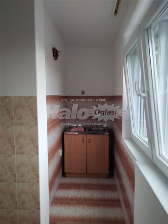Prazan stan na Karaburmi, 68m2 — 14