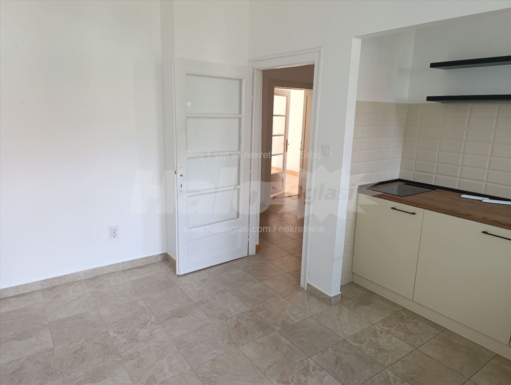 Prazan stan pogodan za kancelariju — 6