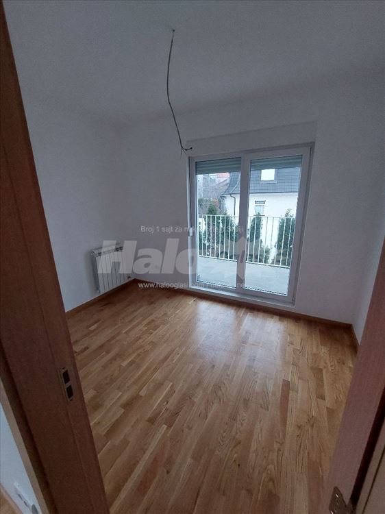 Prazan stan u naselju Vojvode Vlahovica +parking — 3