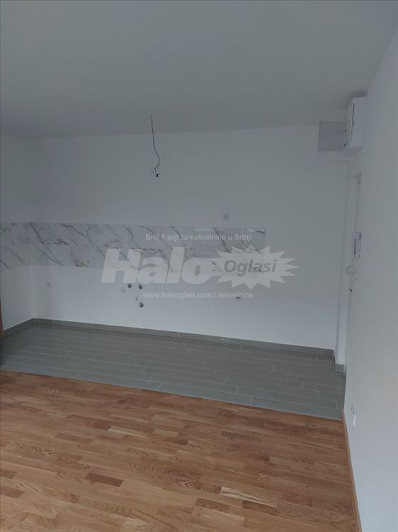 Prazan stan u naselju Vojvode Vlahovica +parking — 4