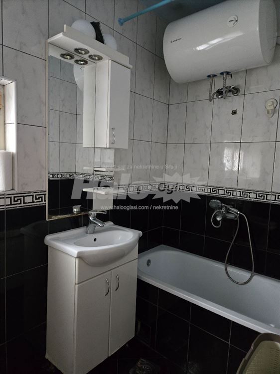 Prazan stan u novijoj zgradi, dve terase, Mirijevo — 7