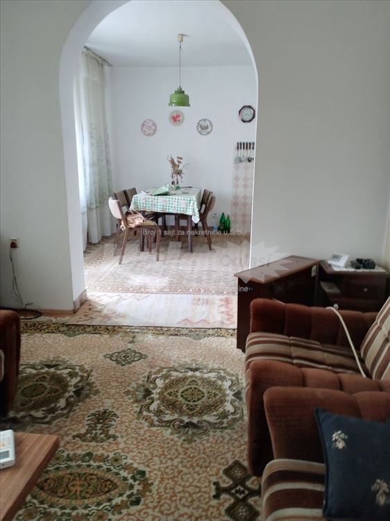 Prdajem kucu u Velikoj Mostanici — 9