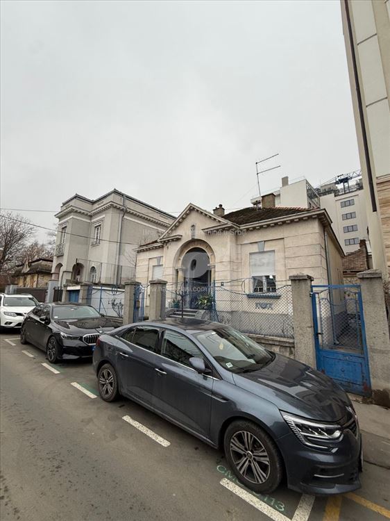 Predratna vila na Vračaru — 2