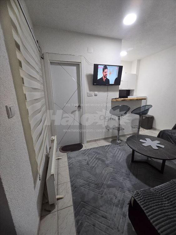 Prelep 1.0 stan, 48m² u mirnom kraju — 2