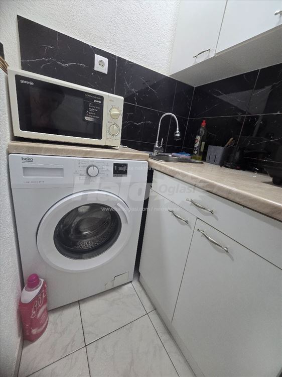 Prelep 1.0 stan, 48m² u mirnom kraju — 9