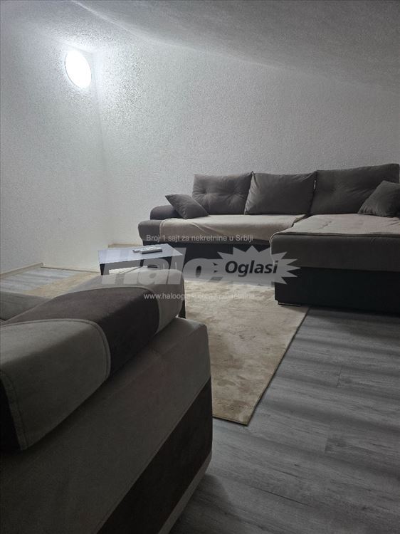 Prelep 1.0 stan, 48m² u mirnom kraju — 12