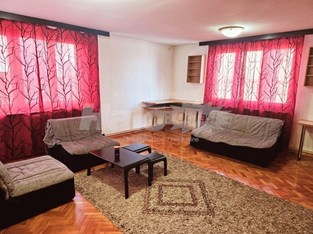 Prelep i svetao 3.0 stan, na fantastičnoj lokaciji — 3