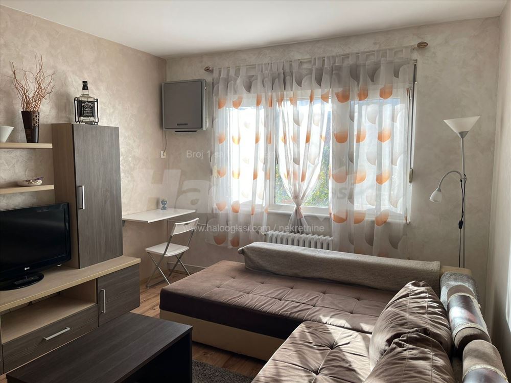 Prelep Lux renoviran stan Autokomanda Kumodraskoj — 2