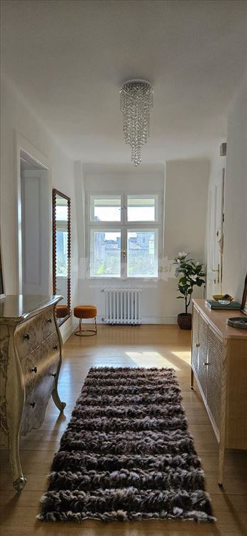 Prelep salonac na Andrićevom vencu 62m2 — 2