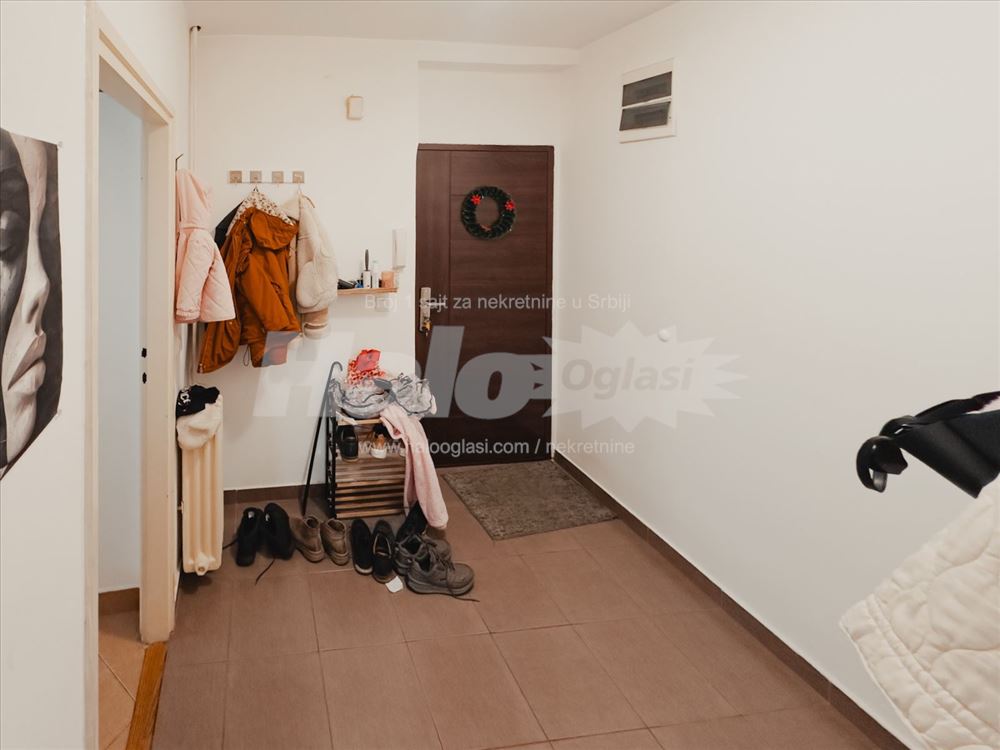 Prelep stan na odlicnoj lokaciji - odmah useljiv — 12