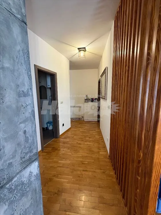Prelep stan na odličnoj lokaciji — 12