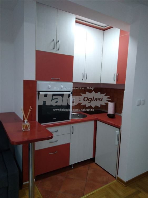 Prelepa garsonjera u ul. Dimitrija Tucovića — 5