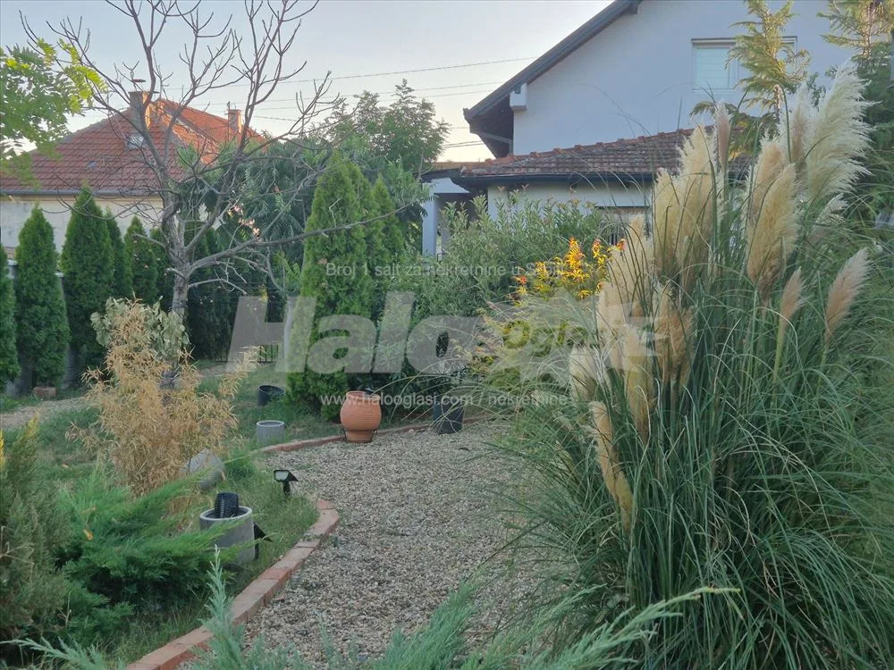 Prelepa kuca od 165m2 i 16 ari placa — 8
