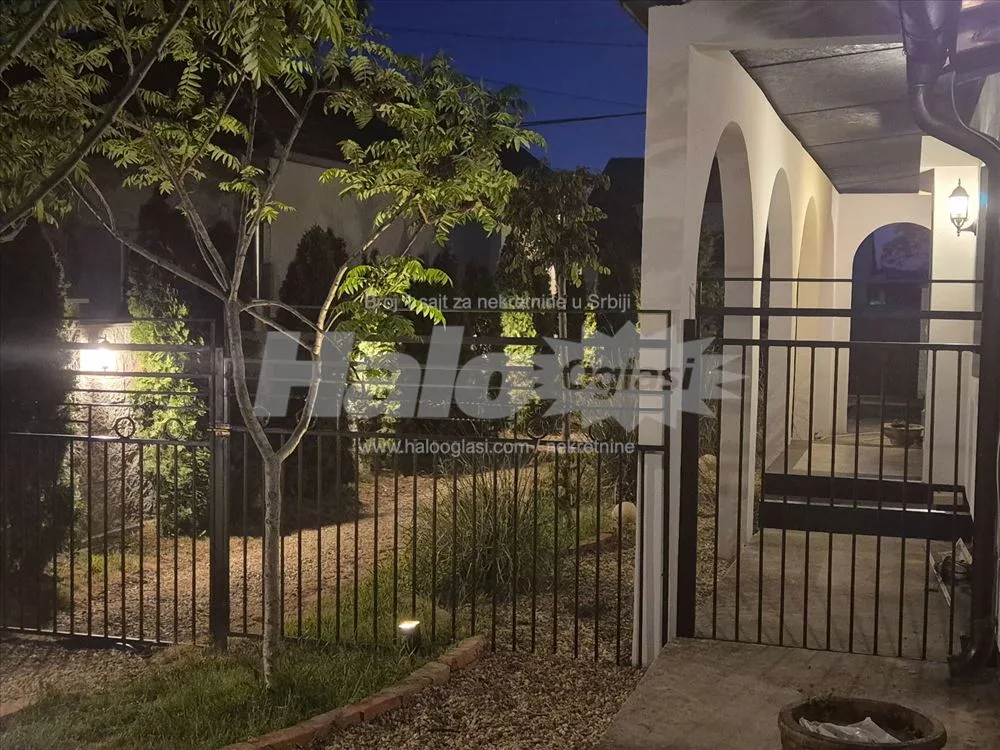 Prelepa kuca od 165m2 i 16 ari placa — 14