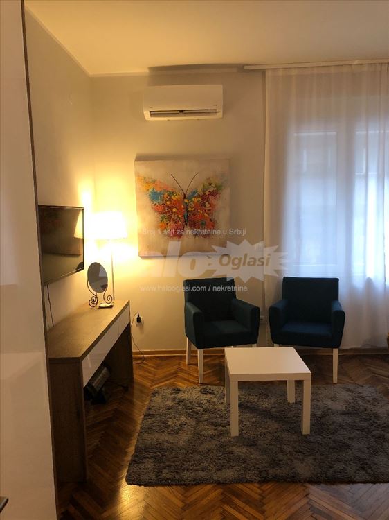 Prelepa LUX garsonjera na Vračaru! — 2