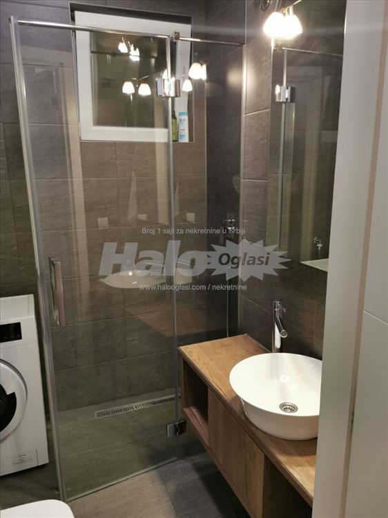 Prelepa LUX garsonjera na Vračaru! — 12