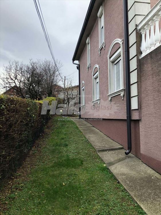Prelepa porodična kuća sa velikim dvorištem 250m2 — 10