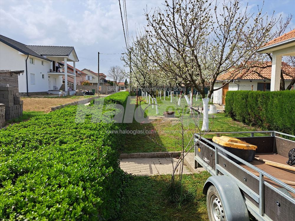 Prelepa prostrana porodična kuća u Borči — 3