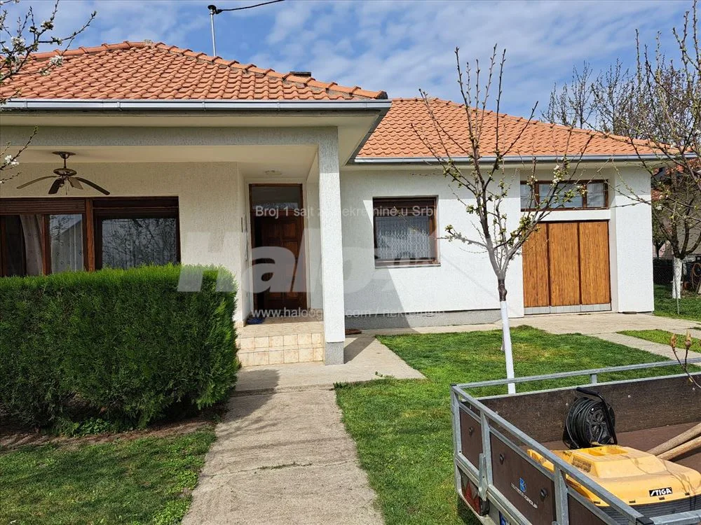 Prelepa prostrana porodična kuća u Borči — 9