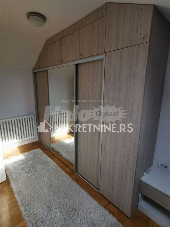 Prelepo ušuškano potkrovlje, sjajno opremljeno — 6
