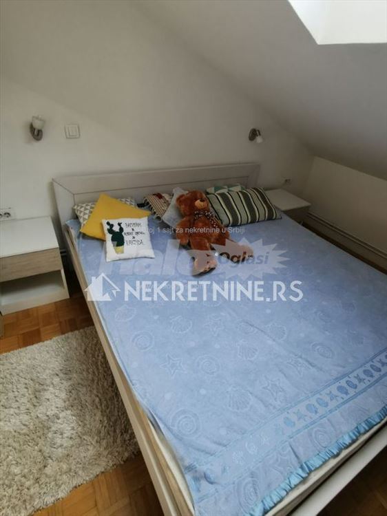 Prelepo ušuškano potkrovlje, sjajno opremljeno — 8