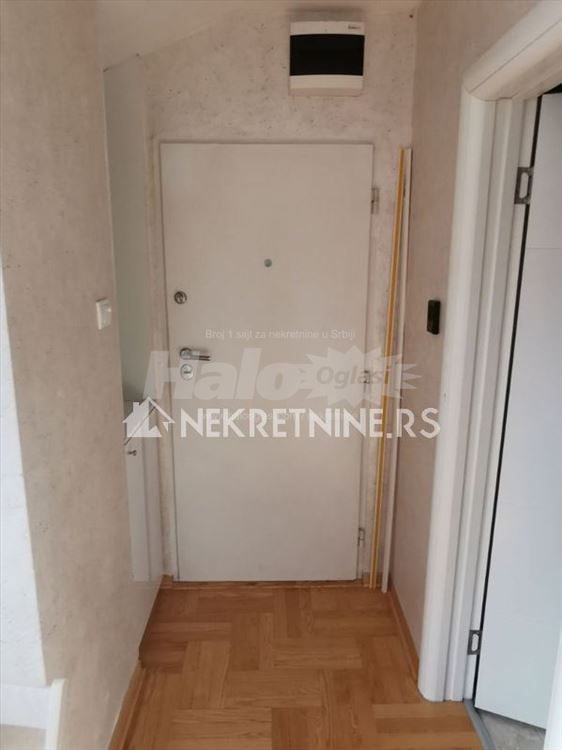 Prelepo ušuškano potkrovlje, sjajno opremljeno — 10