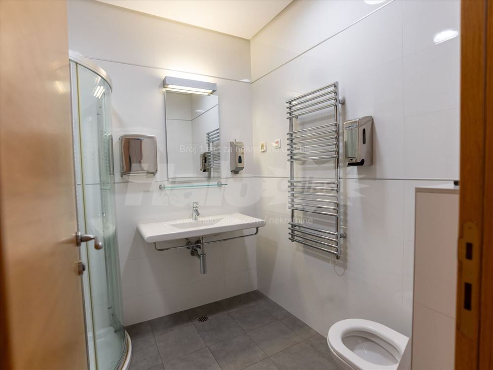 Premium kancelarijski prostor u b2 zgradi, 65,42m2 — 8