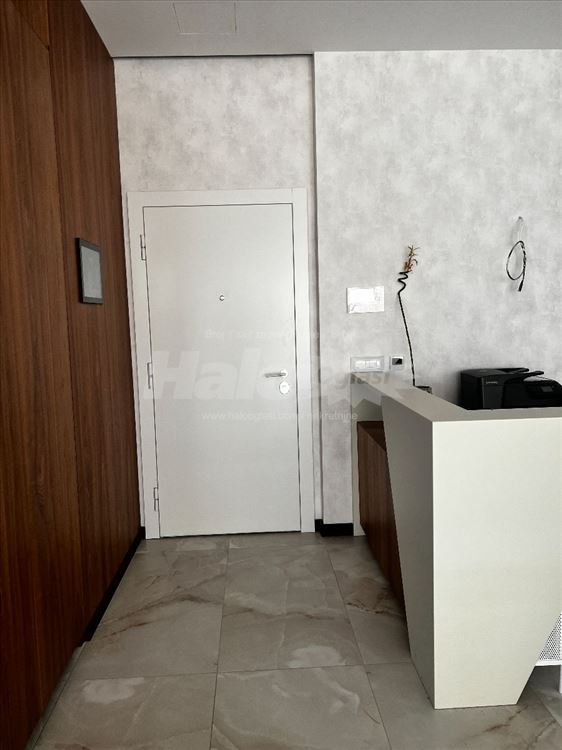 Premium poslovni prostor sa pogledom na ceo grad — 9