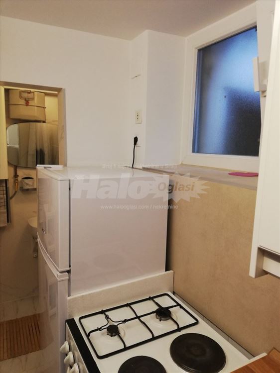 Prizemlje kuce sa dvoristem Vozdovac — 11