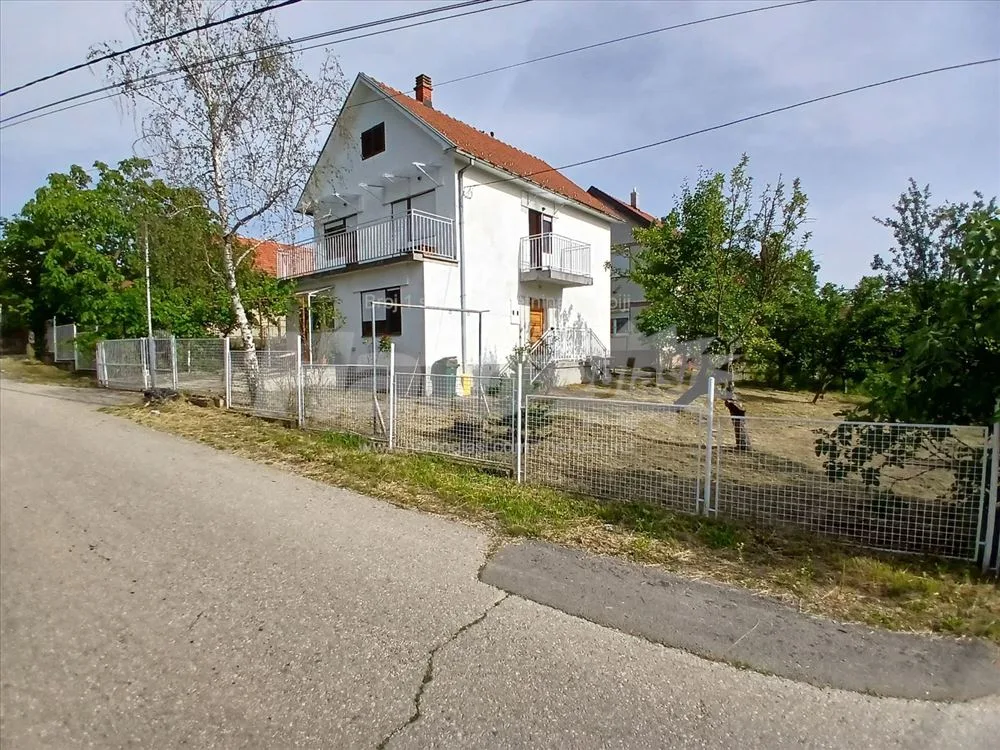 Prodaja Kuća sa dvorištem Meljak Barajevo — 2