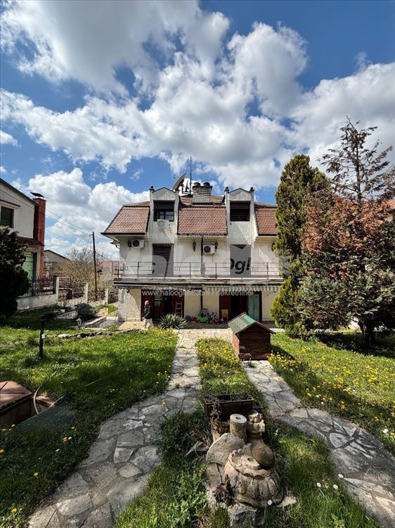 Prodaja kuće na Banjici — 2