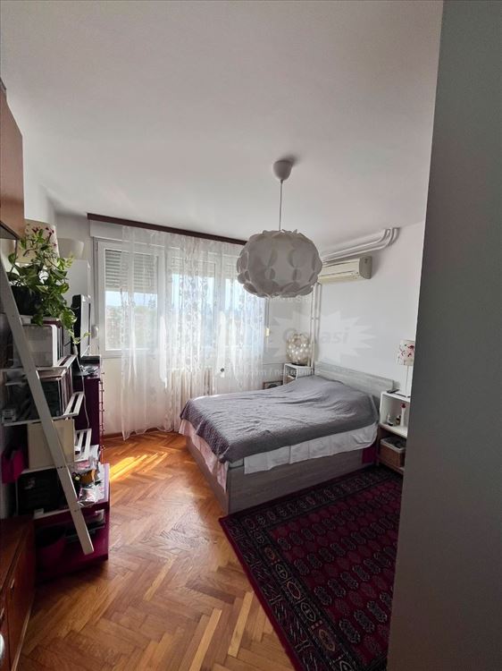 Prodaja- Marije Bursac , Zemun — 2