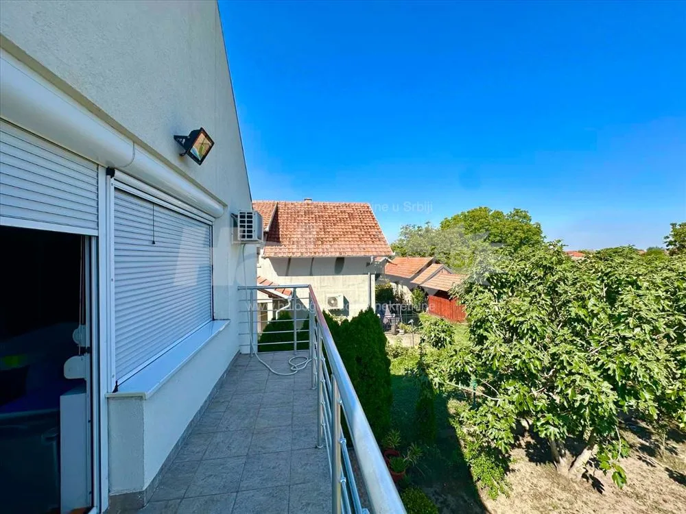 Prodaja porodične kuće,  Borča-Beograd,  161 m2 — 14