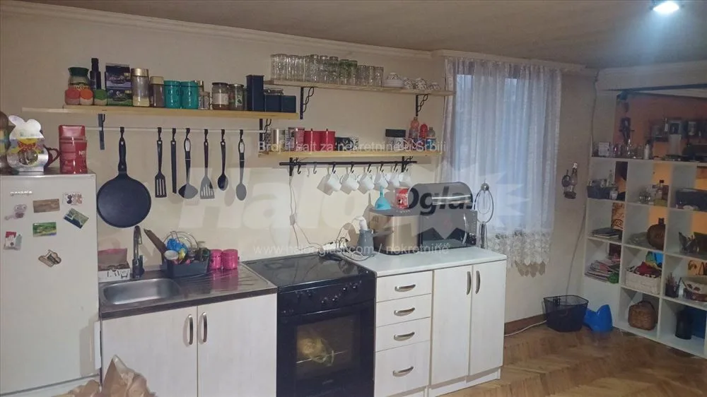 Prodaja porodične kuće u Jakovu — 4