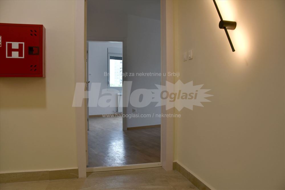 Prodaja - stan u Radoja Dakića 31 - Zemun — 2